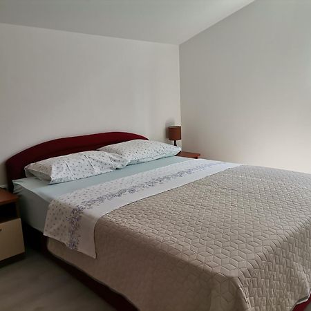 Appartamento Magnavisum Kaštelir Esterno foto